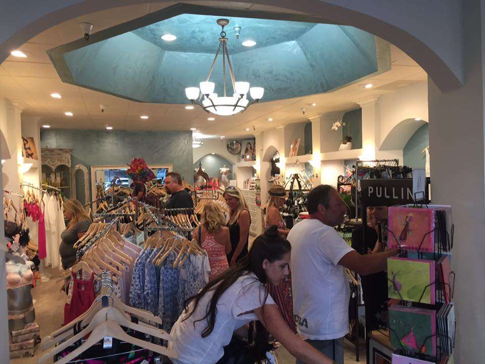 Lingerie Paradis, USA | 24040 Camino Del Avion D, Dana Point, CA 92629 | Phone: (949) 218-1210