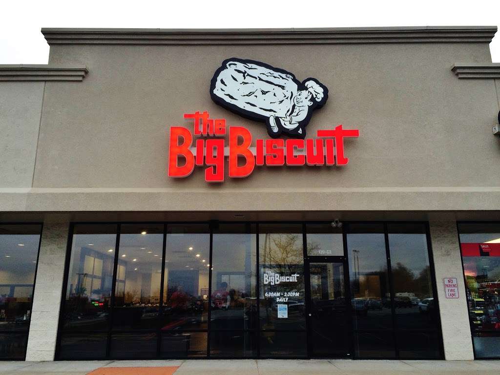 The Big Biscuit | 139 N Belt Hwy, St Joseph, MO 64506, USA | Phone: (816) 273-0633