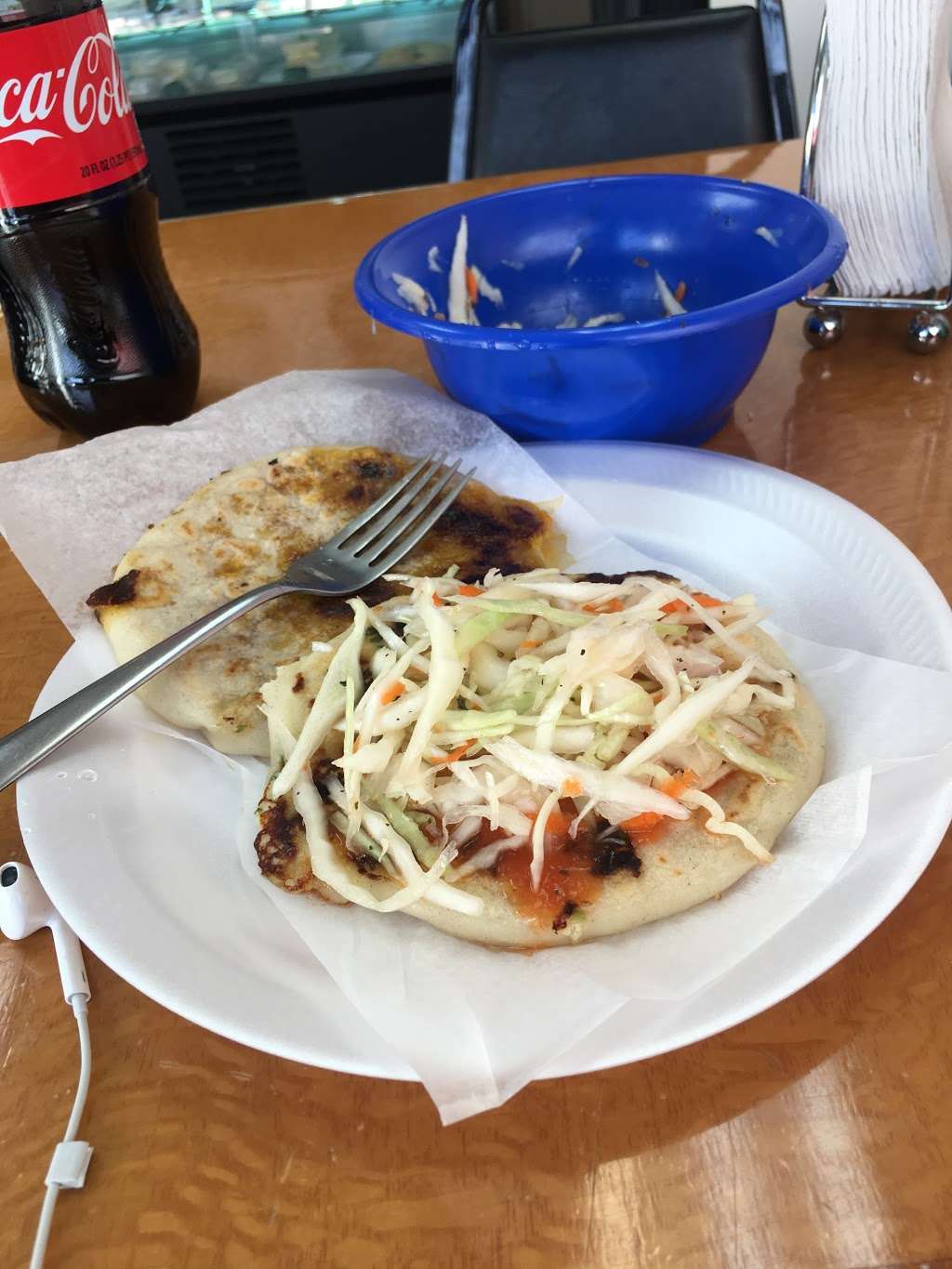 Pupuseria y Comida salvadoreña | 144 Ramapo Rd, Garnerville, NY 10923, USA | Phone: (845) 271-4137