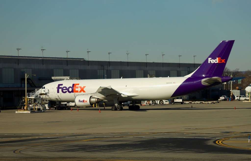 FedEx Ship Center | 155 Earhart Dr, Newark, NJ 07114 | Phone: (800) 463-3339