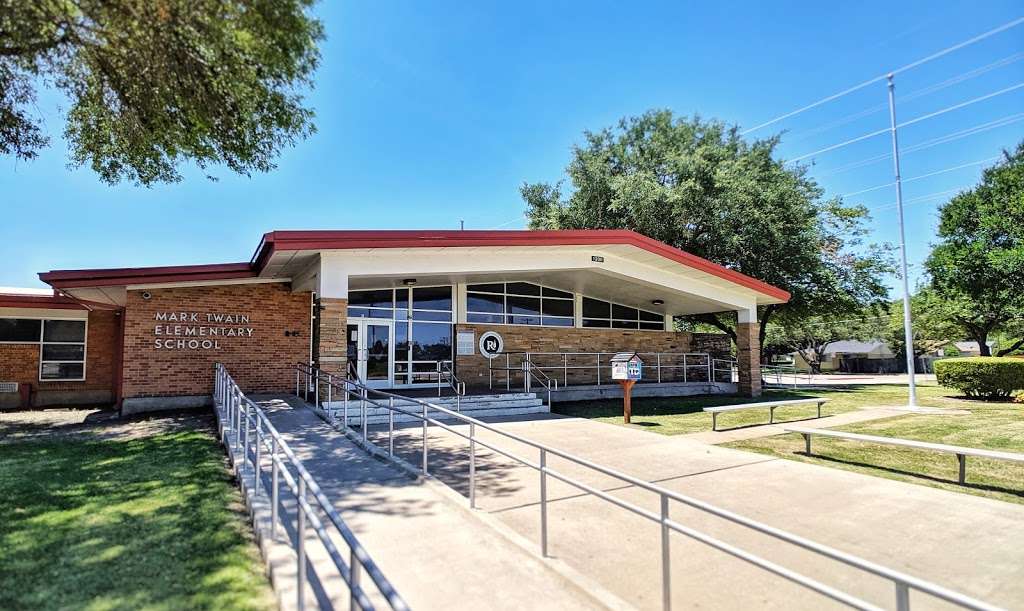 Mark Twain Elementary | 1200 Larkspur Dr, Richardson, TX 75081 | Phone: (469) 593-4800