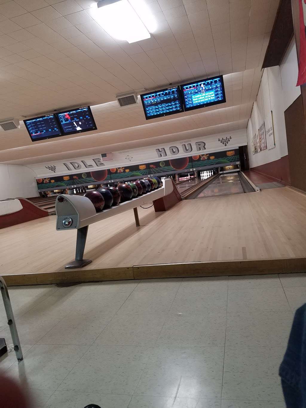 Idle Hour Lane | 927 E Railroad St, Sandwich, IL 60548, USA | Phone: (815) 786-8257