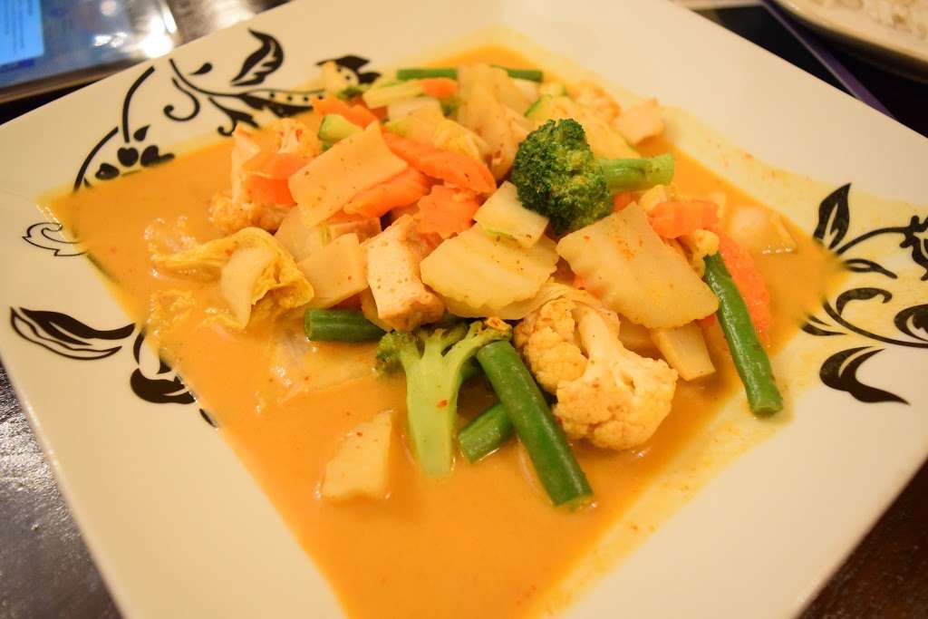 Thai Kitchen | 347 Broadway, Bethlehem, PA 18015, USA | Phone: (610) 814-2670