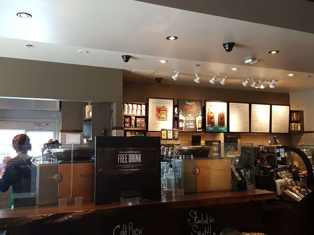 Starbucks | 1147 N Eola Rd Suite 101, Aurora, IL 60502 | Phone: (630) 499-5330