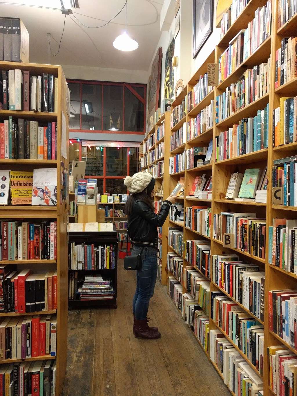 Dog Eared Books | 900 Valencia St, San Francisco, CA 94110, USA | Phone: (415) 282-1901