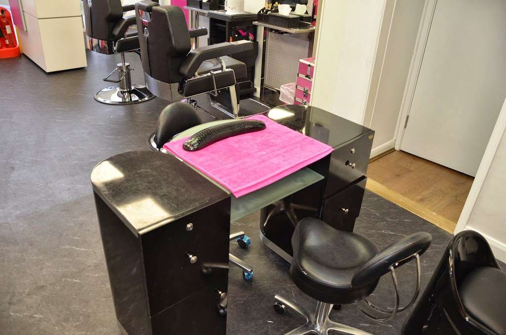 Fami Hair, Beauty,Nails and Holistic Institute. | 79 Belgrave Rd, Ilford IG1 3AL, UK | Phone: 020 8518 1688