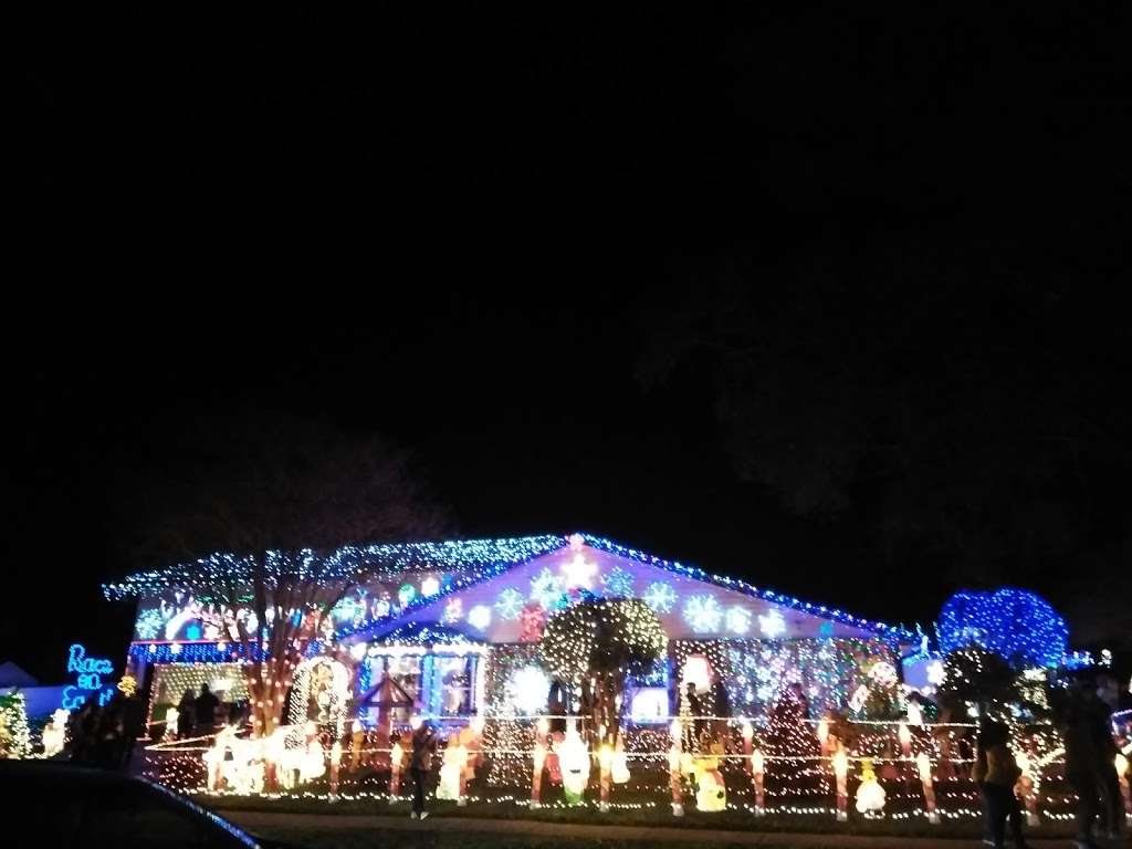 Rob and Bettys Christmas Light Display | 5651 Garden Grove Cir, Winter Park, FL 32792, USA