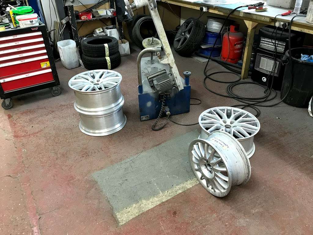 Wheel Doctor Alloy Wheel Refurbishment | Instagram wheel_repair_service Unit 1, Wheel Doctor, 100 Redehall Rd, Smallfield, Horley RH6 9RS, UK | Phone: 01342 459094