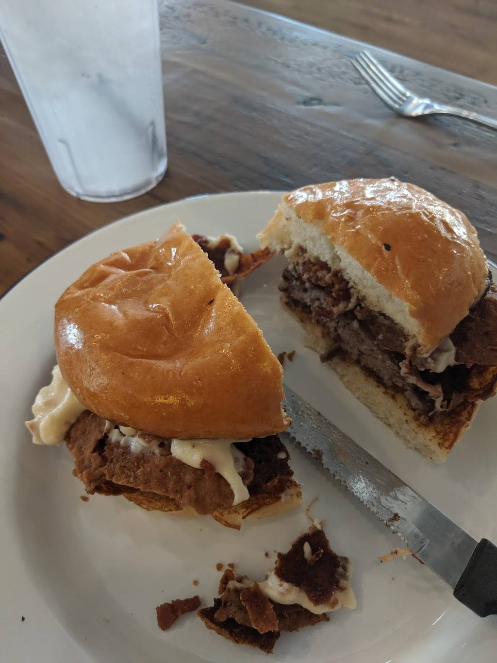 Haystack burgers and barley | 6705 Main St, Frisco, TX 75034, USA | Phone: (972) 704-3861