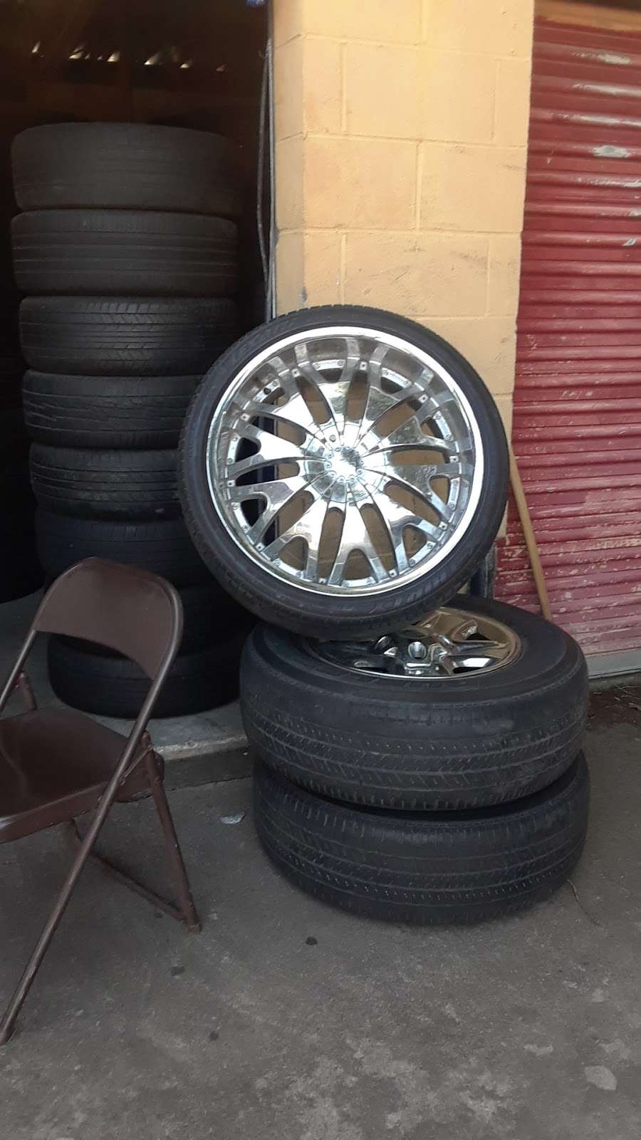 El Chino Tire Shop | 17615 Kuykendahl Rd Bldg 2, Spring, TX 77379, USA | Phone: (281) 303-7675