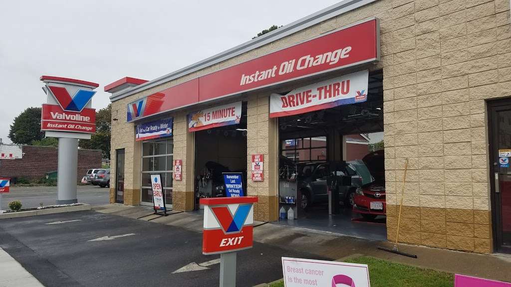 Valvoline Instant Oil Change | 557 Main St, Waltham, MA 02452, USA | Phone: (781) 894-5223