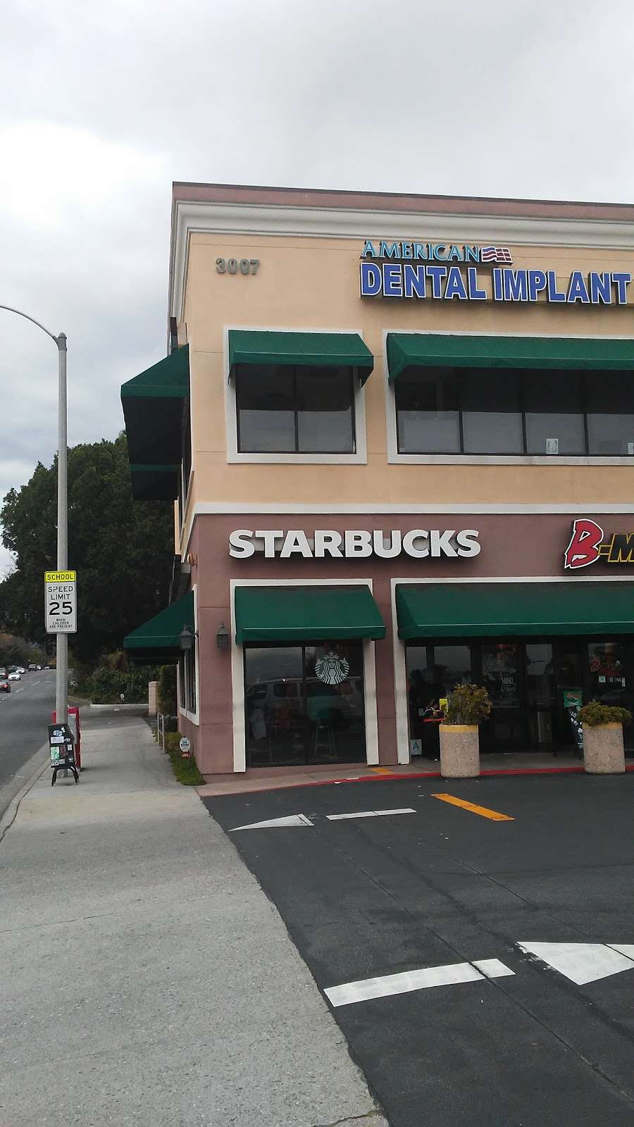 Starbucks | 3007 Huntington Dr, Pasadena, CA 91107, USA | Phone: (626) 792-7111