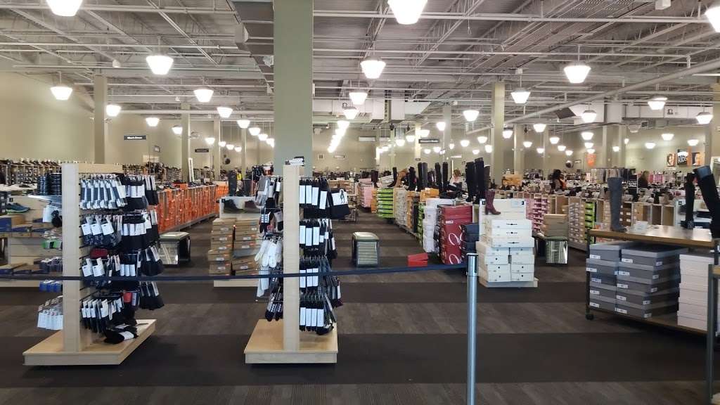 DSW Designer Shoe Warehouse 344 Providence Hwy, Dedham, MA 02026, USA