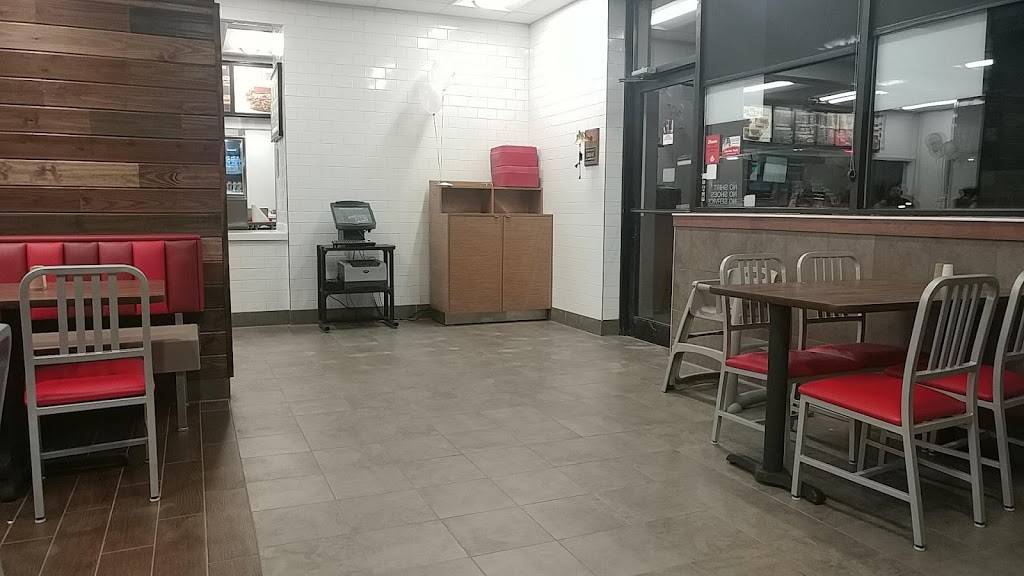 Arbys | 2647 S 24th St, Council Bluffs, IA 51501, USA | Phone: (712) 322-0370