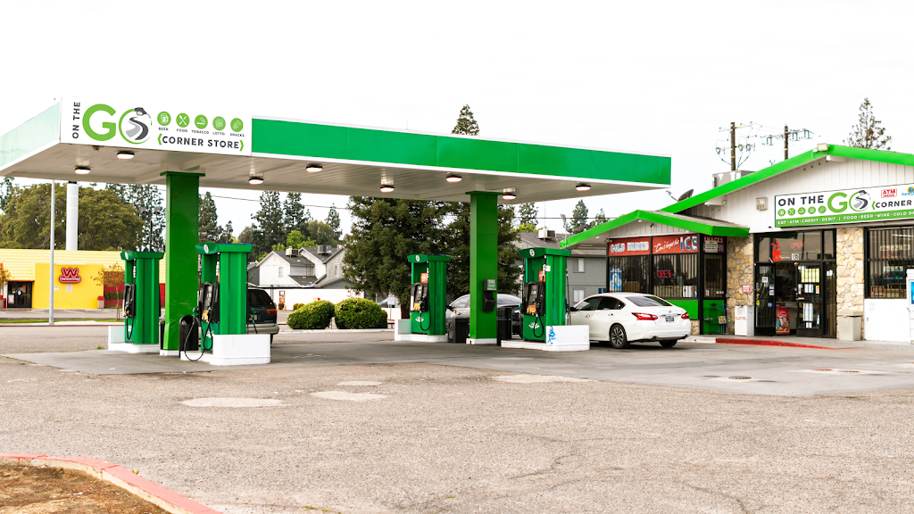 ON THE GO - CORNER STORE | 105 N Clovis Ave, Fresno, CA 93727, USA | Phone: (559) 456-4778