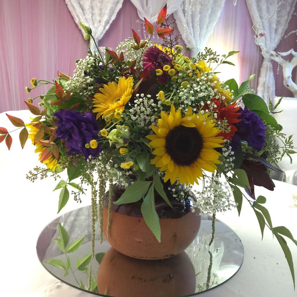 California Wedding Floral & Linen | 401 Lombard St F, Oxnard, CA 93030, USA | Phone: (805) 824-6372