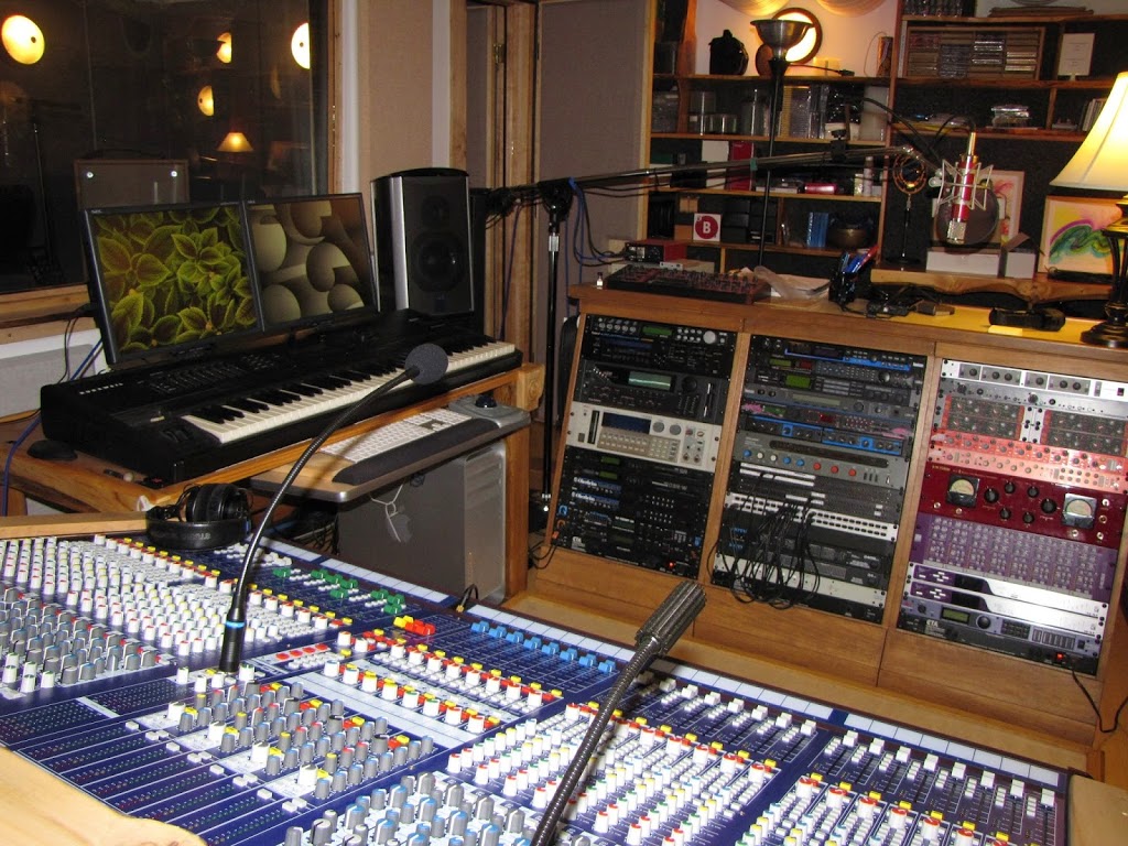 Starbell Hatchery Recording Studio | 18810 US-14, Harvard, IL 60033, USA | Phone: (815) 943-9020