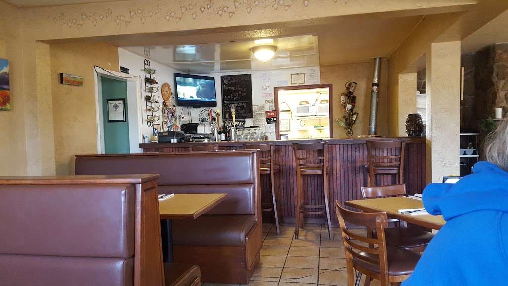 Larkspur Pizzaria & Cafe | 8815 Spruce Mountain Rd, Larkspur, CO 80118, USA | Phone: (303) 681-2090