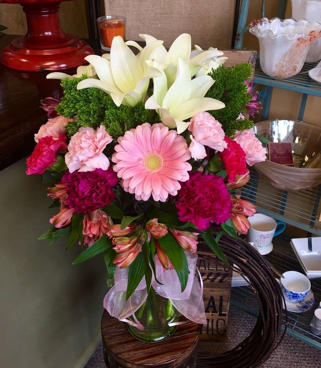 Rose Hill Floral | 1520 NW Broadway St, Grain Valley, MO 64029 | Phone: (816) 808-0662