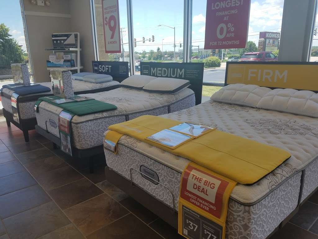 Mattress Firm McHenry | 2200 N Richmond Rd, McHenry, IL 60050, USA | Phone: (815) 578-9577