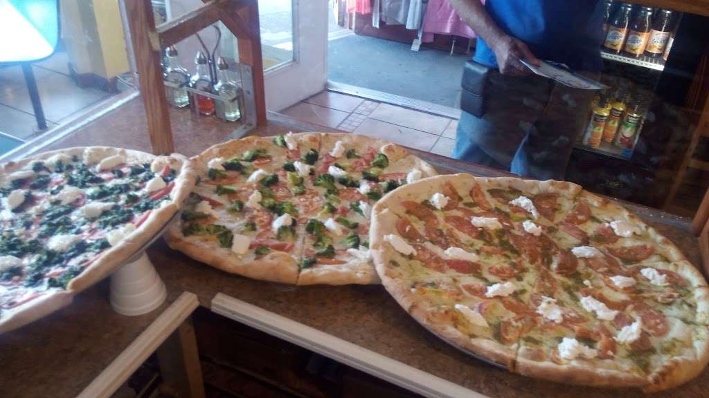 Blue Moon Pizza | 425 Beach Ave, Cape May, NJ 08204 | Phone: (609) 884-1170