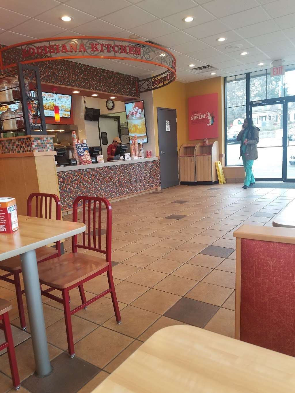 Popeyes Louisiana Kitchen | 1991 Sproul Rd, Broomall, PA 19008 | Phone: (610) 325-2011