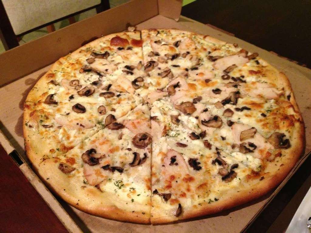 Geneva Pizza | 4976 Millenia Blvd, Orlando, FL 32839, USA | Phone: (407) 472-9900