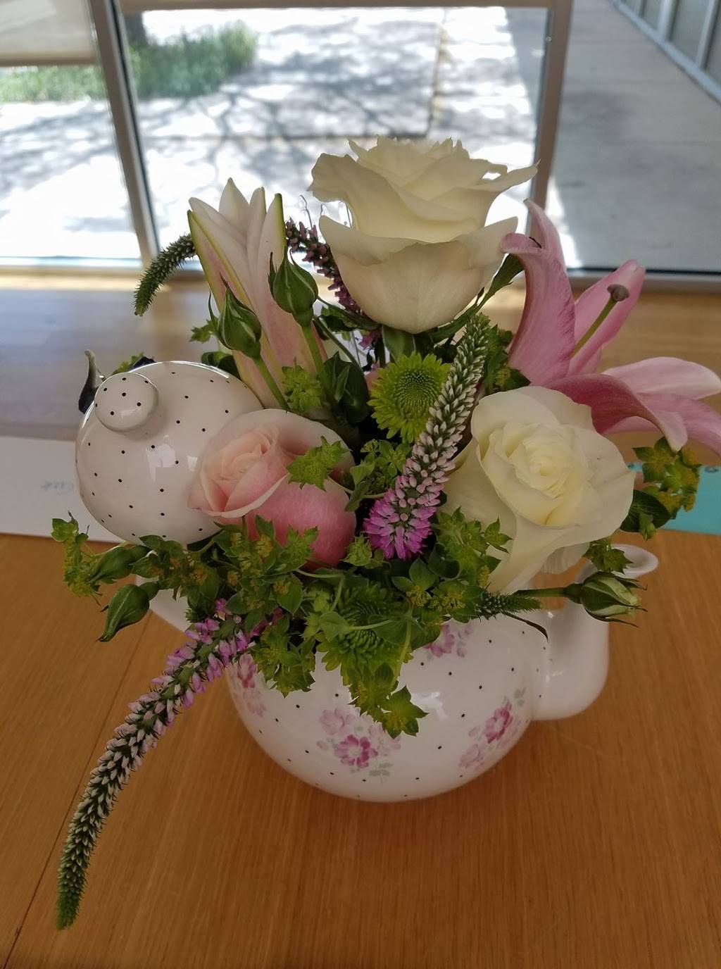 Silver Springs Floral & Gift | 805 San Mateo Blvd NE, Albuquerque, NM 87108 | Phone: (505) 242-7818