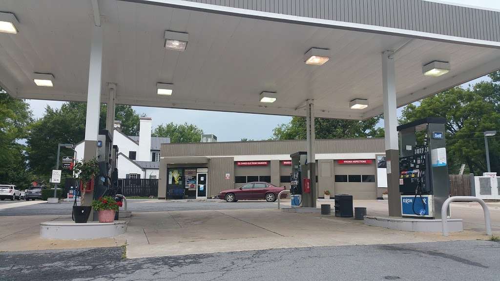 Exxon | 208 E Washington St, Middleburg, VA 20118 | Phone: (540) 687-6165