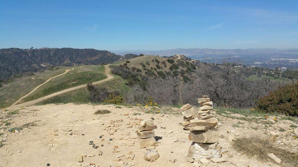 Upper Canyonback Trailhead | 17024 Mulholland Dr, Encino, CA 91436, USA | Phone: (310) 480-8617