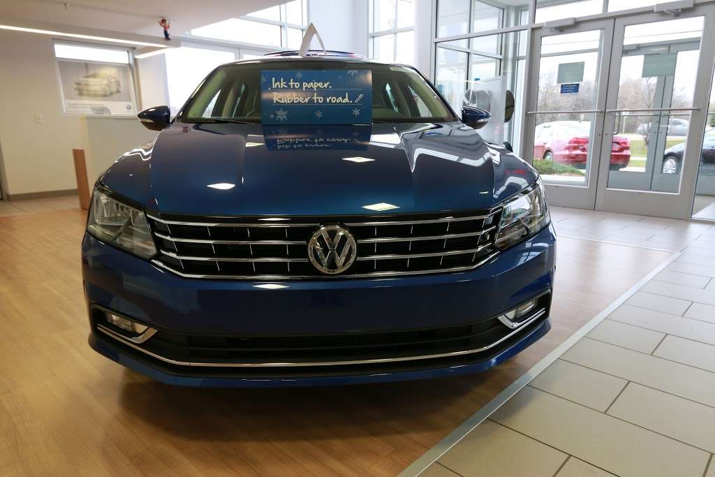 Hall Volkswagen | 19809 W Bluemound Rd, Brookfield, WI 53045, USA | Phone: (262) 782-5300