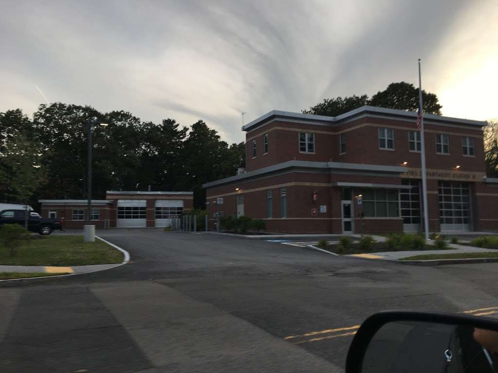 Newton Fire Station 10 | 755 Dedham St, Newton, MA 02459, USA | Phone: (617) 796-2210