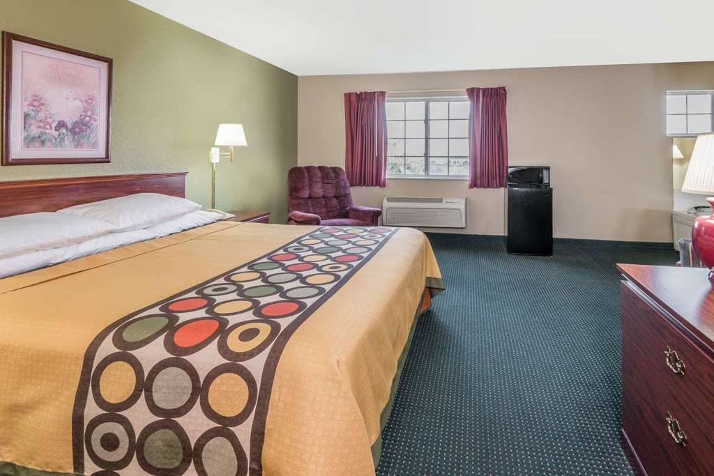 Super 8 by Wyndham Platte City Kansas City Area | 2500 NW Prairie View Rd, Platte City, MO 64079, USA | Phone: (816) 858-2888