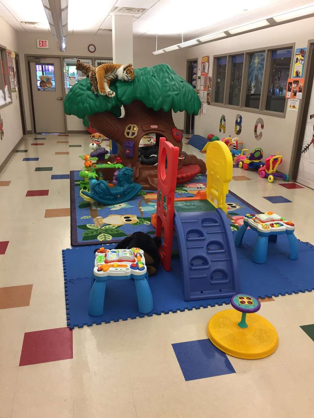 Chapelwood School for Young Children | 11140 Greenbay St, Houston, TX 77024, USA | Phone: (713) 465-4657