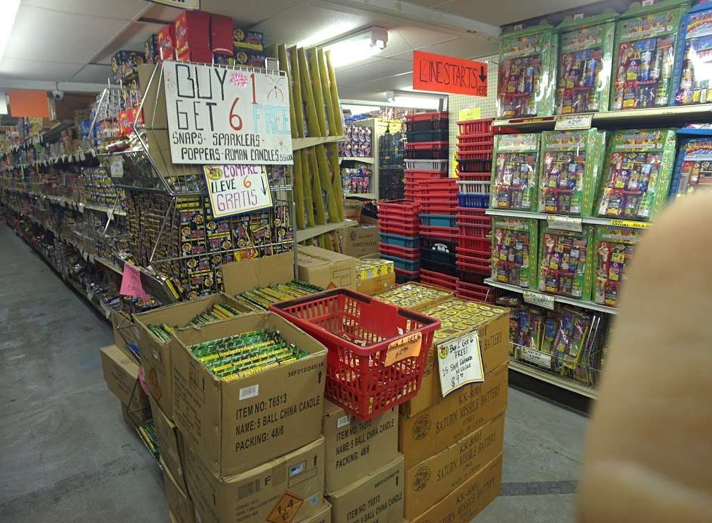Krazy Kaplans Fireworks | 1431 Indianapolis Blvd, Whiting, IN 46394, USA | Phone: (219) 473-0511