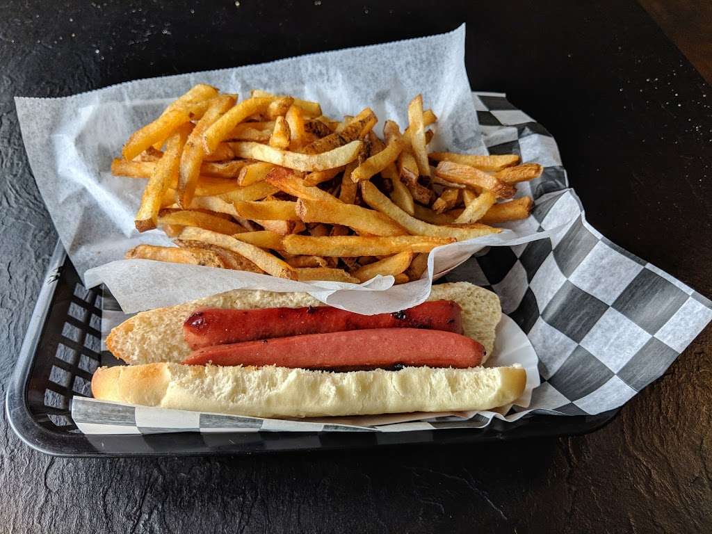 Dogs 11 | 2142 Winchester Ave, Martinsburg, WV 25405, USA | Phone: (304) 262-2811