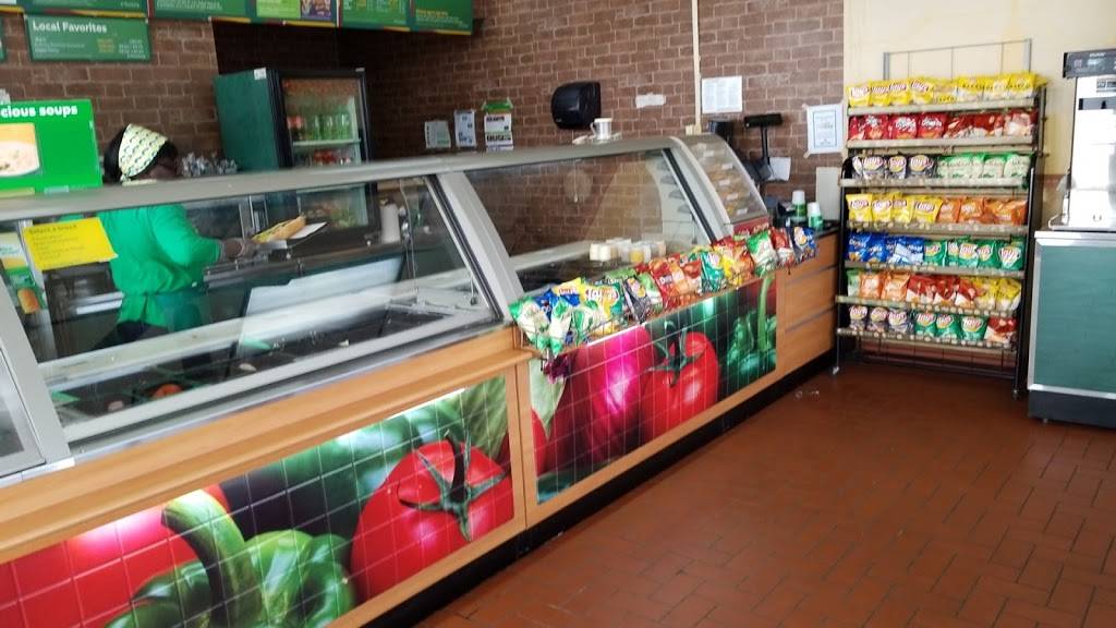 Subway | 6514 W Brown Deer Rd, Brown Deer, WI 53223, USA | Phone: (414) 354-1090