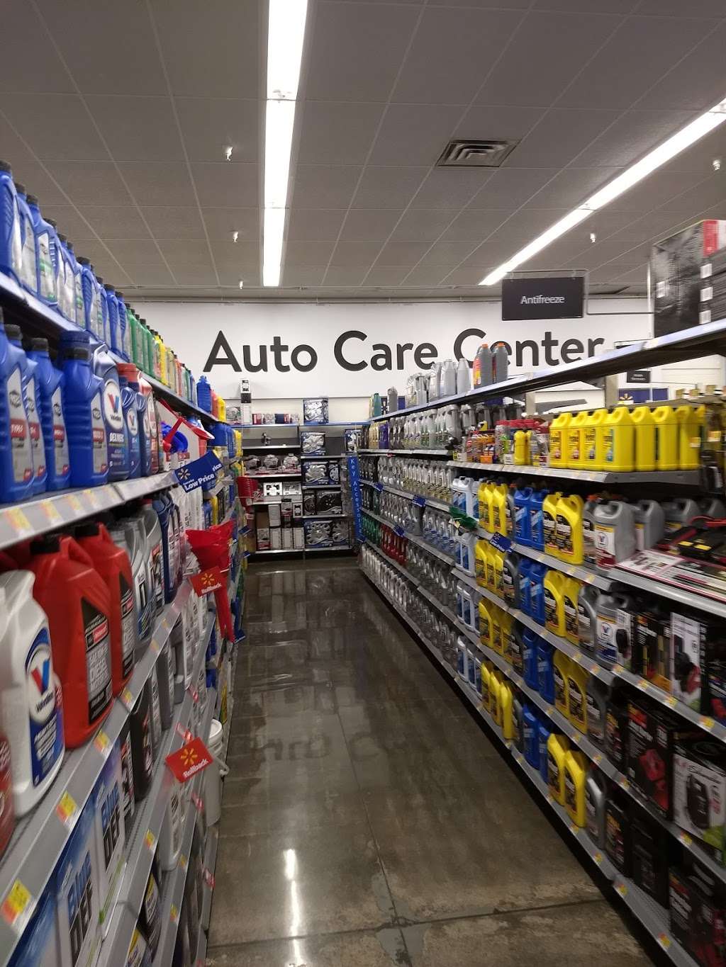 Walmart Connection Center | 7701 E Frontage Rd, Overland Park, KS 66204, USA | Phone: (913) 901-9368