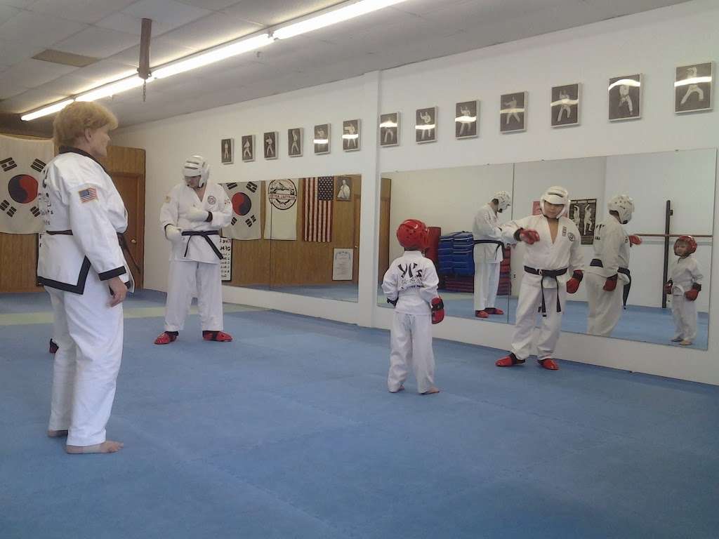 Yis Karate Institute | 344 Greentree Rd, Sewell, NJ 08080, USA | Phone: (856) 582-0200