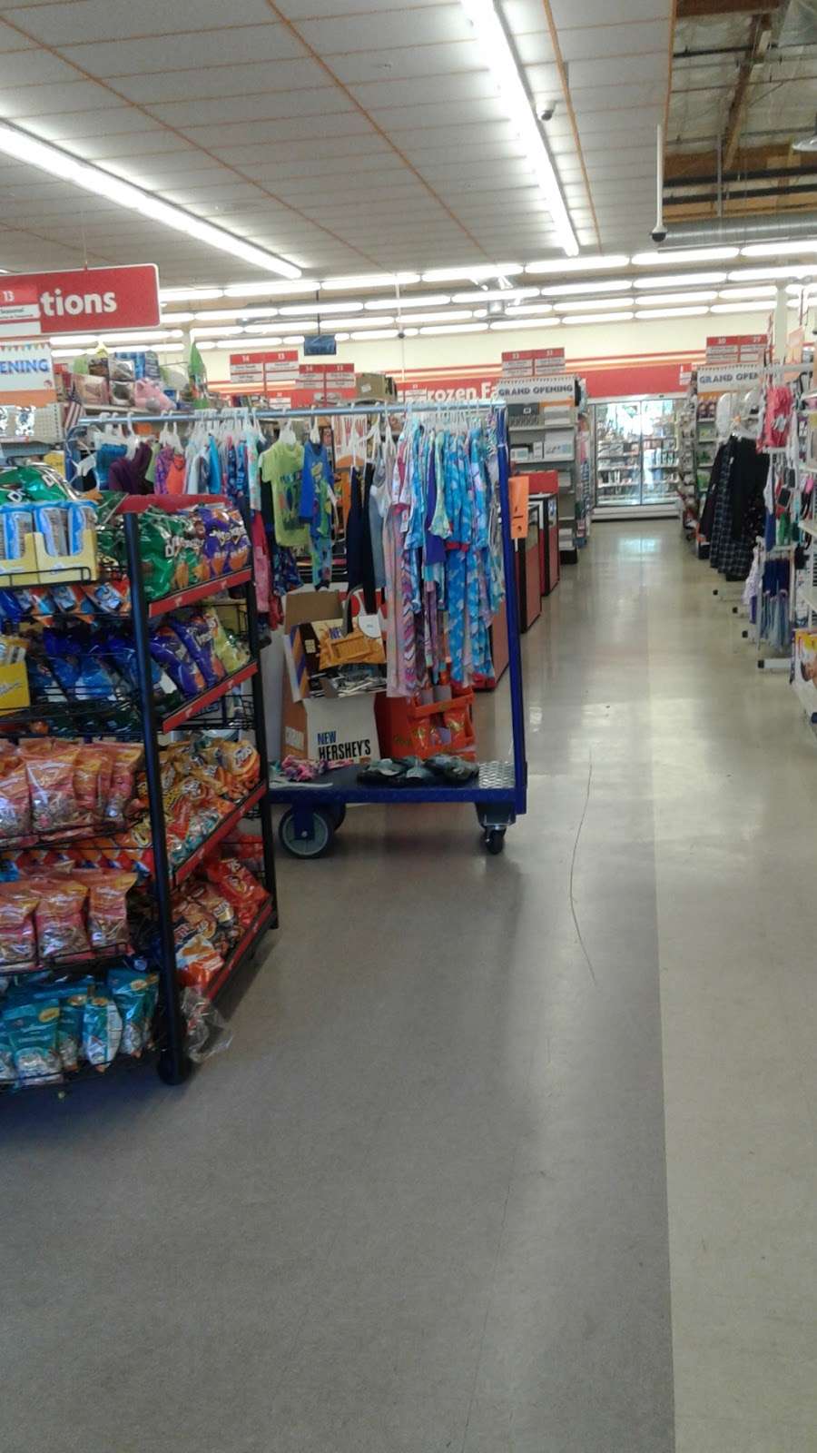 Family Dollar | 6744 W Glendale Ave Ste. 155, Glendale, AZ 85303, USA | Phone: (623) 435-9710