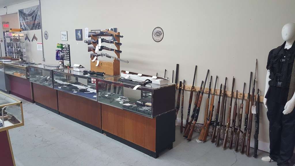 American Arms Gun Shop | 4545 W IN 45, Bloomington, IN 47403, USA | Phone: (812) 287-8531