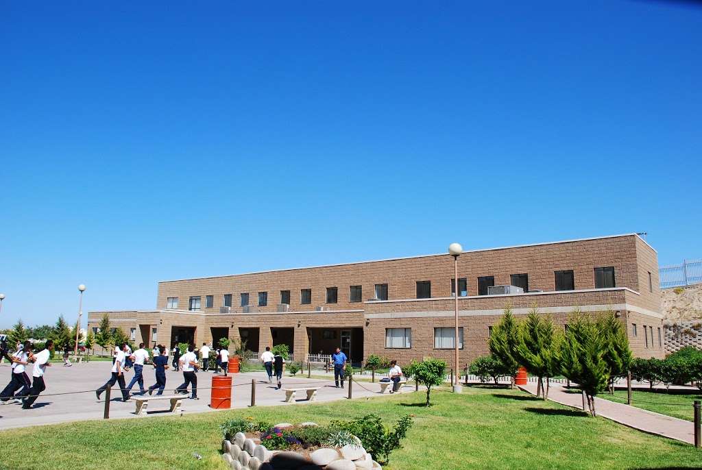 Colegio de Bachilleres Plantel Siglo XXI | Privada Agua Azul 6811, Loma Bonita, 22604 Tijuana, B.C., Mexico | Phone: 664 900 8650