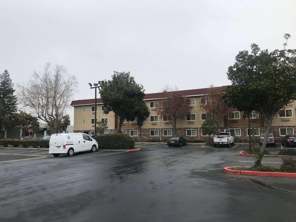 Red Roof Inn Hayward | 2286 Industrial Pkwy W, Hayward, CA 94545, USA | Phone: (510) 786-2844