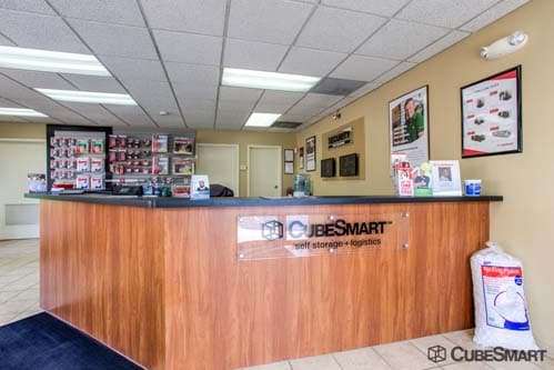 CubeSmart Self Storage | 1730 W Irving Park Rd, Schaumburg, IL 60193, USA | Phone: (847) 895-0575