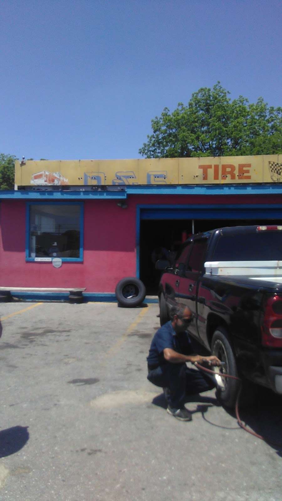 R & S Tire Shop | 1401 N Alexander Dr, Baytown, TX 77520, USA | Phone: (281) 428-2781