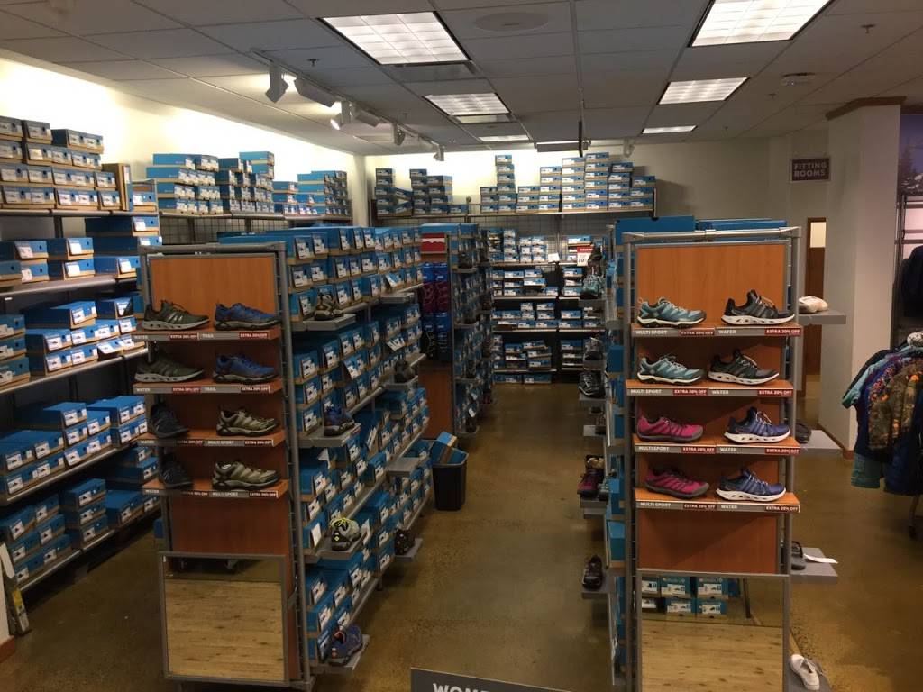 Columbia Factory Store | 3 Monroe Pkwy Ste H, Lake Oswego, OR 97035, USA | Phone: (503) 636-6593