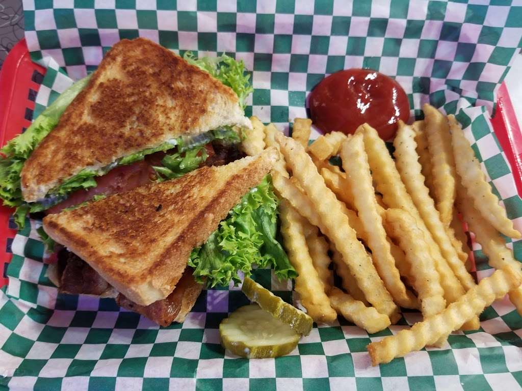 The Knuckle Sandwich | 9500 IN-144, Martinsville, IN 46151, USA | Phone: (317) 422-5767