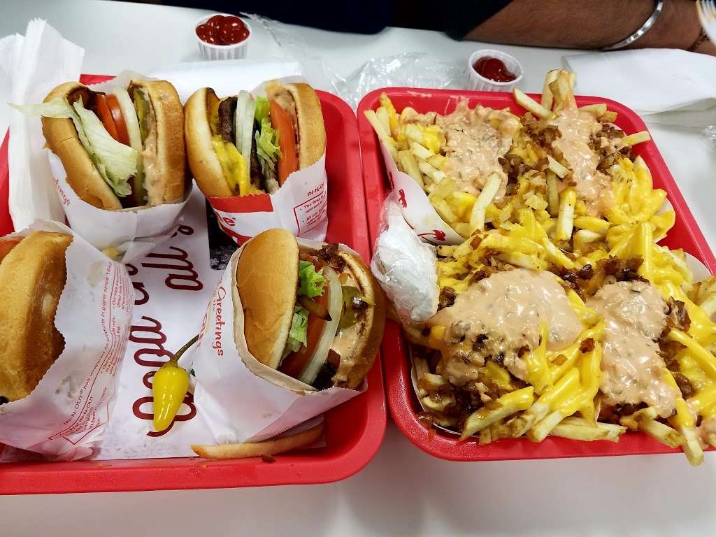 In-N-Out Burger | 9149 S Sepulveda Blvd, Los Angeles, CA 90045, USA | Phone: (800) 786-1000
