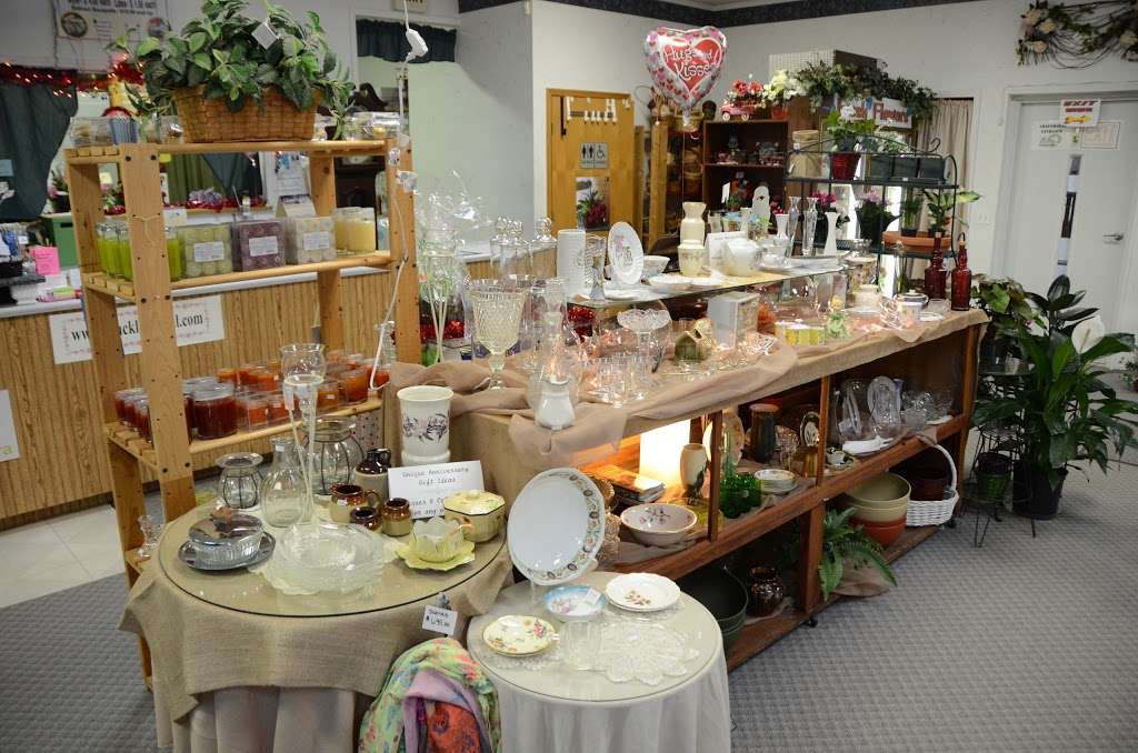 Hinckley Floral | 950 W Lincoln Hwy, Hinckley, IL 60520, USA | Phone: (815) 286-7400