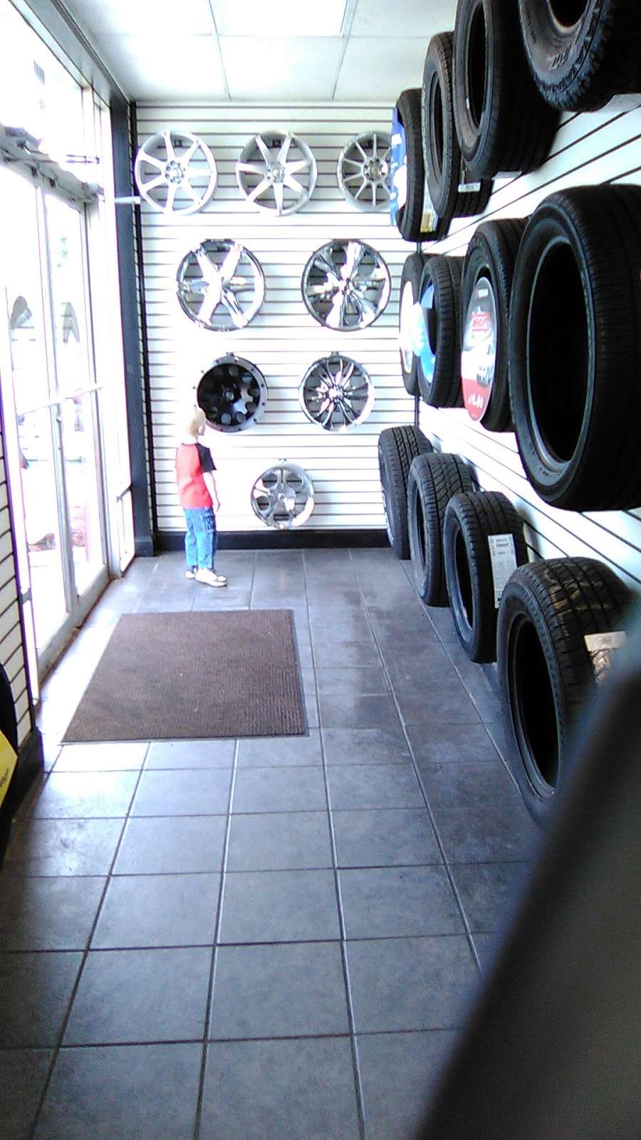 Mr. Tire Auto Service Centers | 5623 Crain Hwy, La Plata, MD 20646, USA | Phone: (301) 934-1144